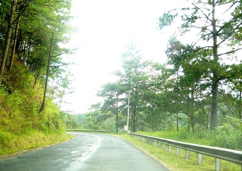 Vào cua khi trên đèo