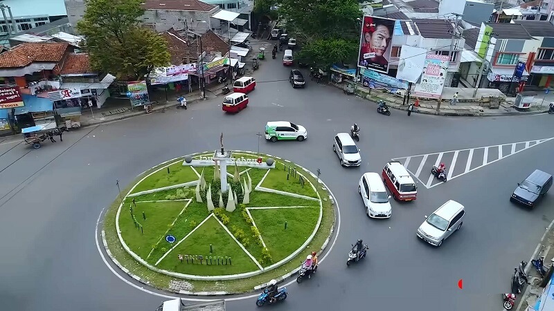 Nguyên tắc đi vào và ra vòng xuyến cách nhau một lối ra