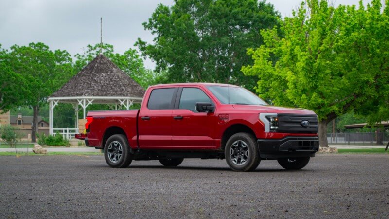 Xe bán tải là một loại phương tiện phổ biến ở Việt Nam