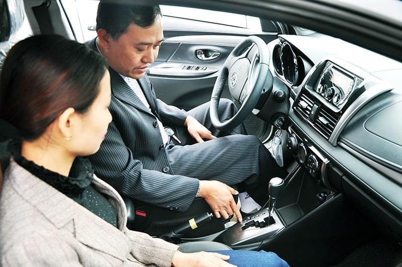 Nhận biết qua dấu hiệu ăn mòn trên xe