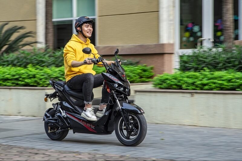 Xe đạp điện phù hợp khi di chuyển trên quãng đường ngắn