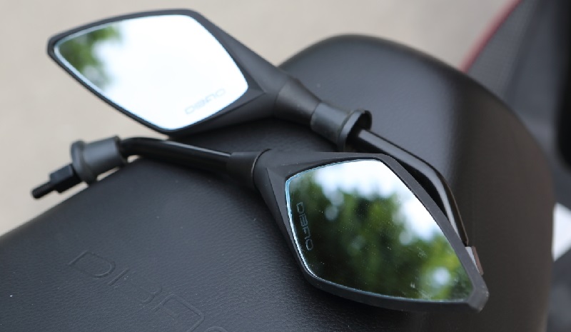 Gương chiếu hậu xe máy điện cần rõ nét, ít bị phản xạ