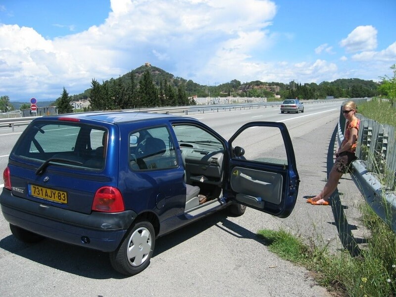 Nhận biết xe sắp hết xăng dựa vào một số dấu hiệu đặc trưng