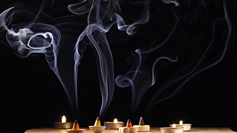 Xông vào rằm tháng Bảy để tránh âm hồn xấu hay ma quỷ