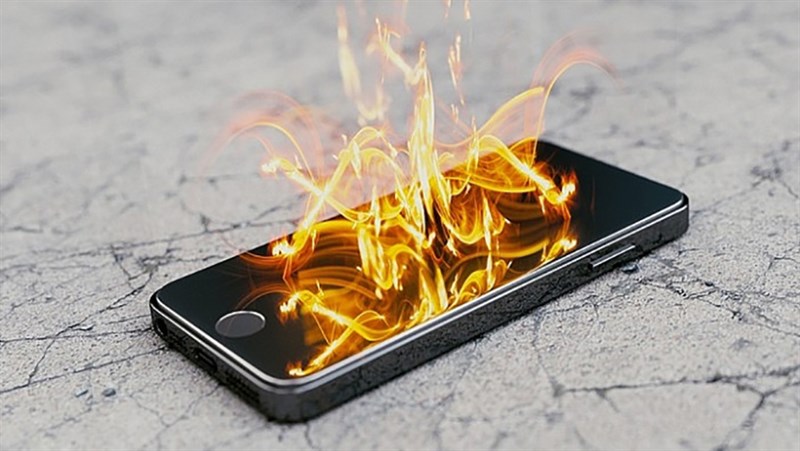 Pin điện thoại bị phồng dễ gây ra cháy nổ