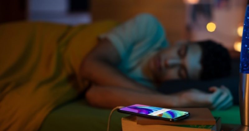 Sử dụng điện thoại quá nhiều giờ mới sạc