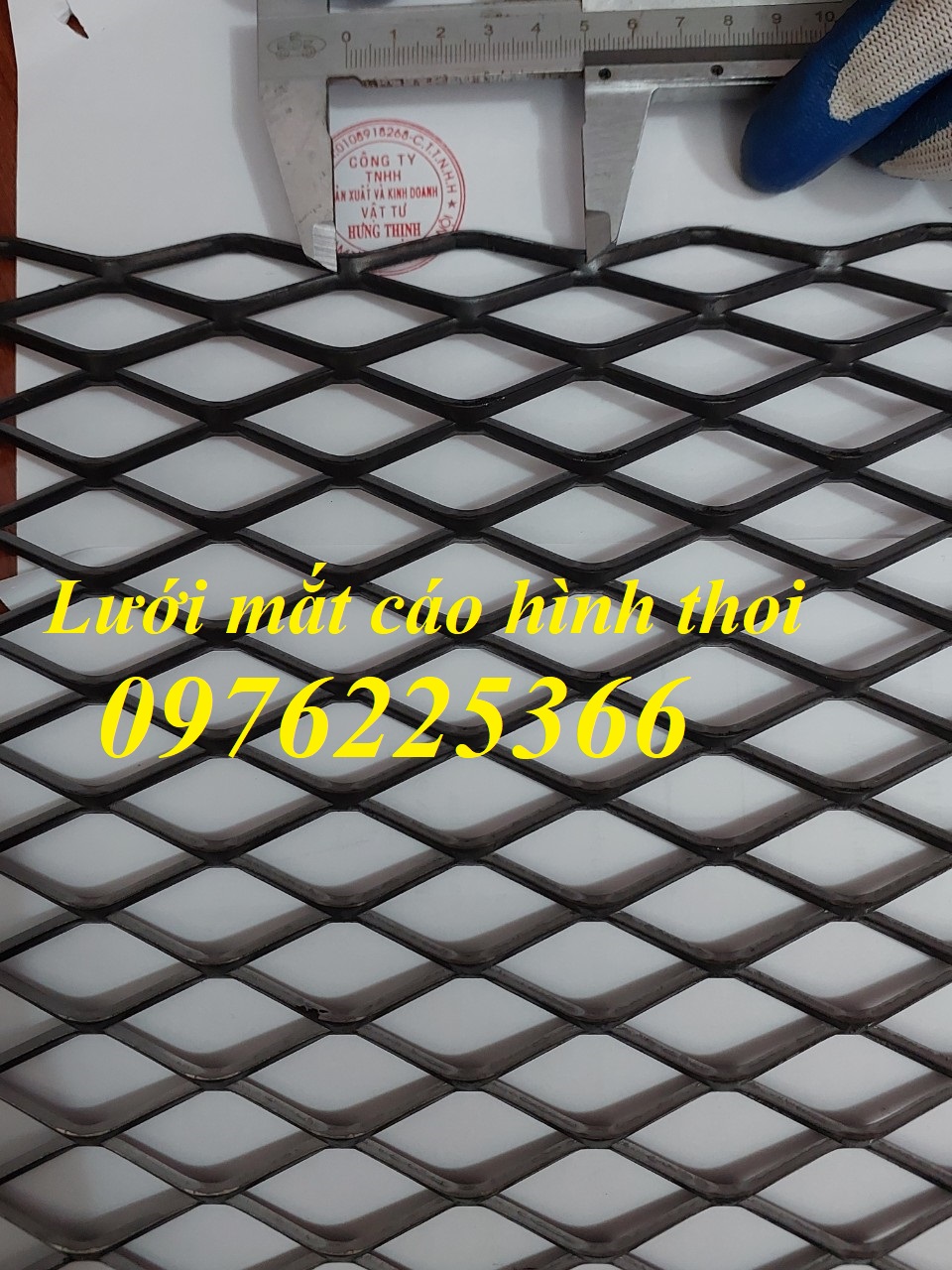 Lưới mắt cáo hình thoi 20x40 khổ 1,2m x10m