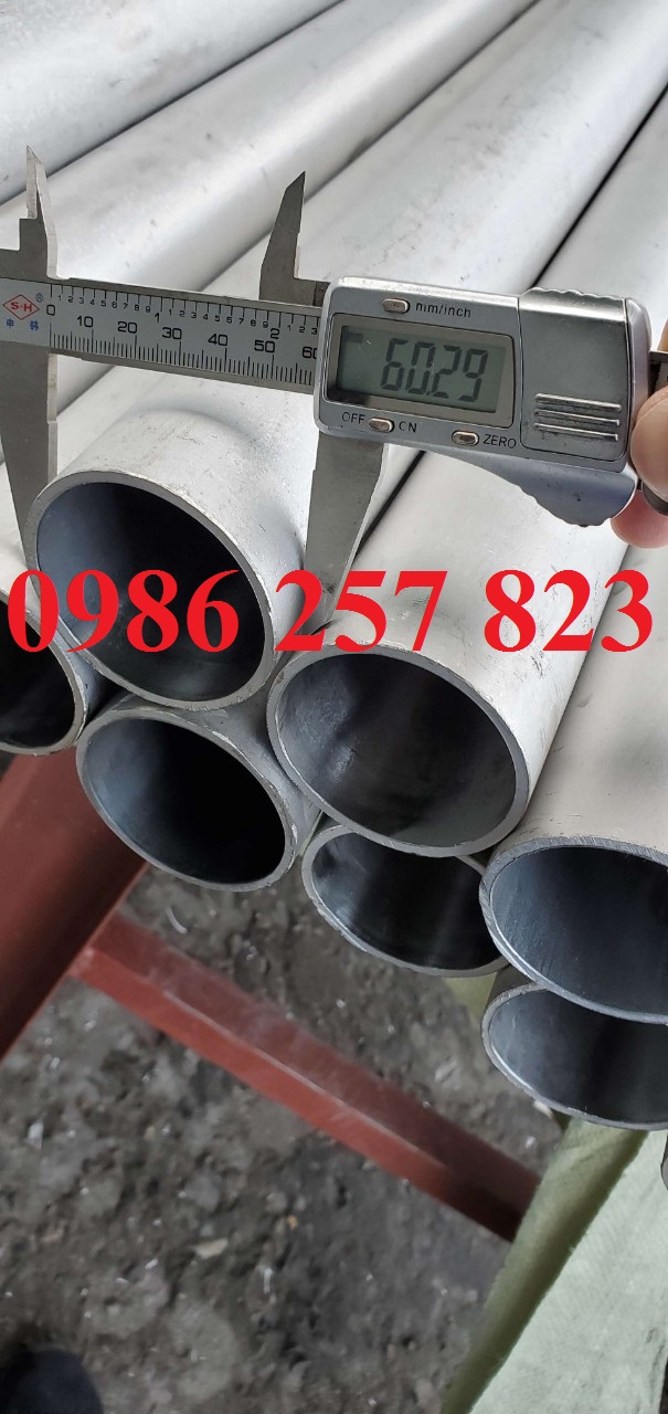 Thép ống đúc Inox, ống hàn Inox 304/ SUS304 số lượng lớn, giá tốt 