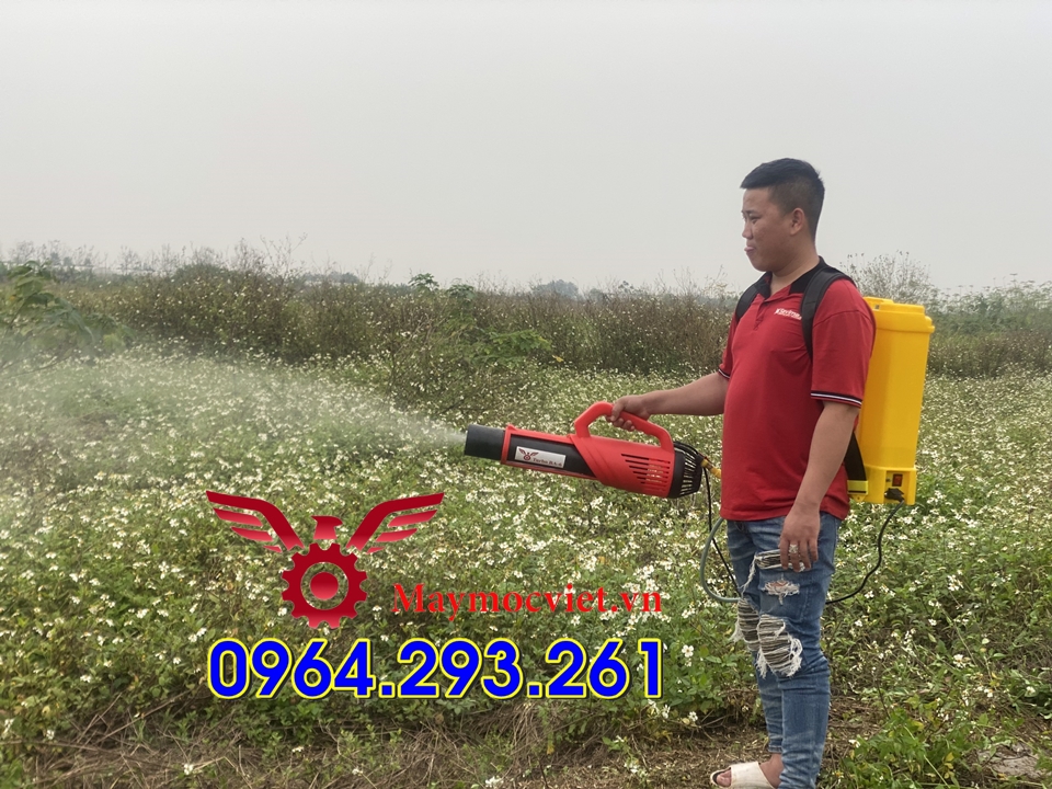Máy phun thuốc Turbo BA6 trị bệnh lở cổ rễ cho cây trồng