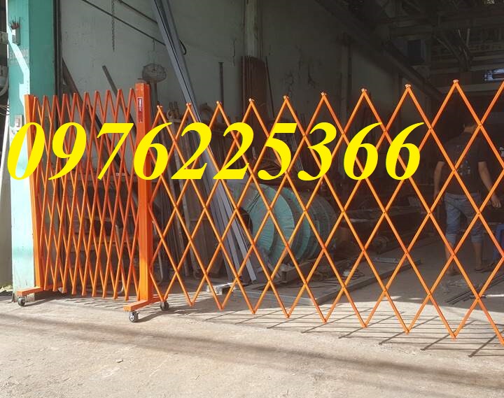 Hàng rào xếp sắt có bánh xe,hàng rào xếp di động kéo tay giá rẻ