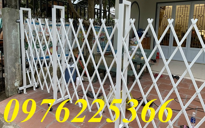 Hàng rào xếp sắt có bánh xe,hàng rào xếp di động kéo tay giá rẻ