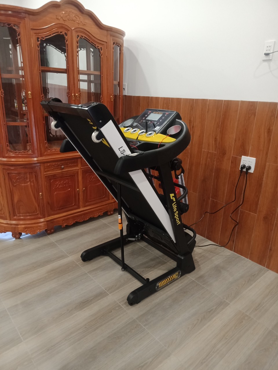 Máy chạy bộ Lifesport LS-3000- chạy bộ thích mê
