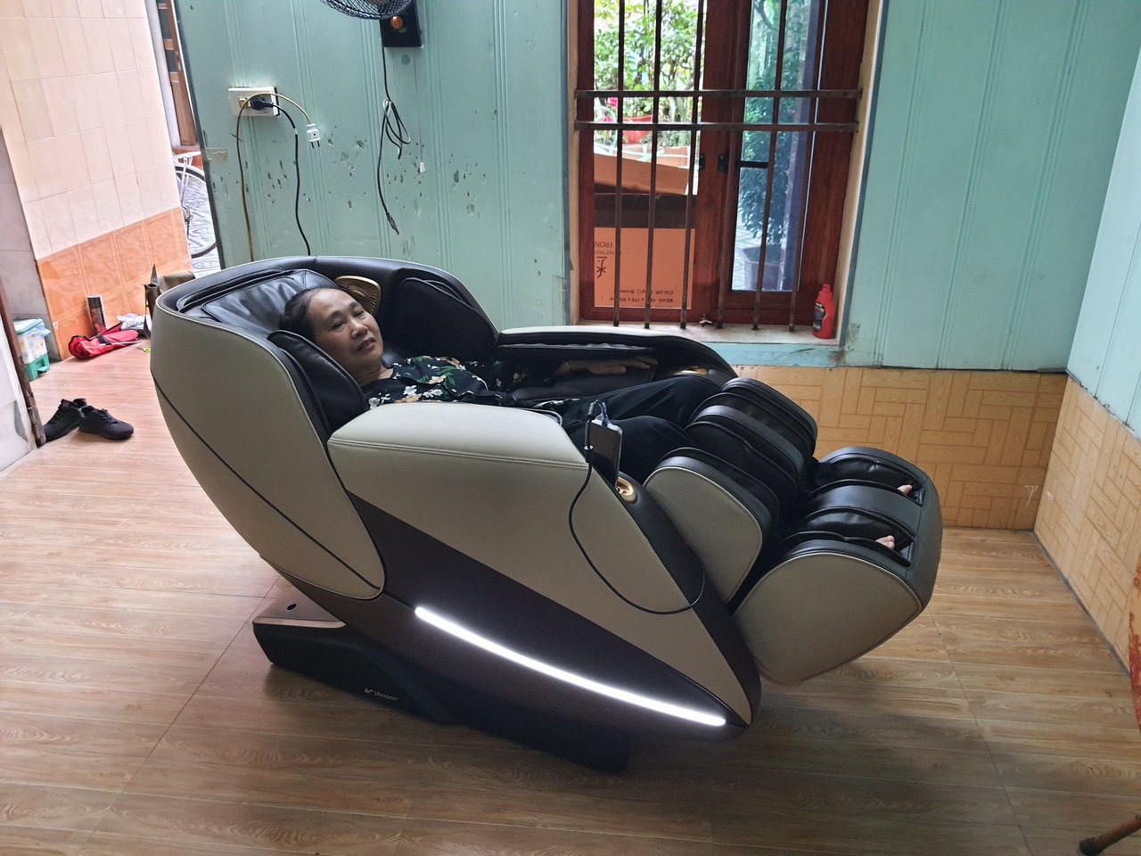 Ghế massage Lifesport LS-350plus - Đỉnh cao của sự êm ái