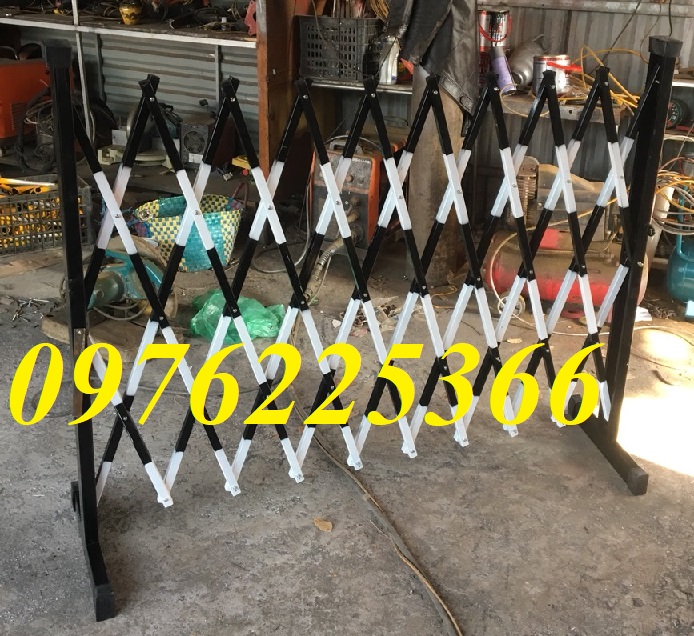 Hàng rào xếp sắt có bánh xe,rào chắn xếp gọn di động