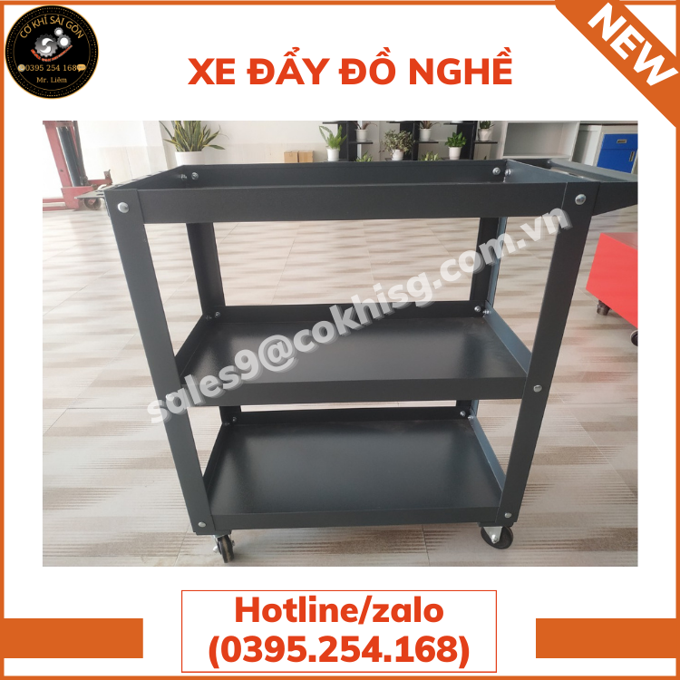 XE ĐẨY ĐỒ NGHỀ CHUYÊN DỤNG TRONG GARAGE