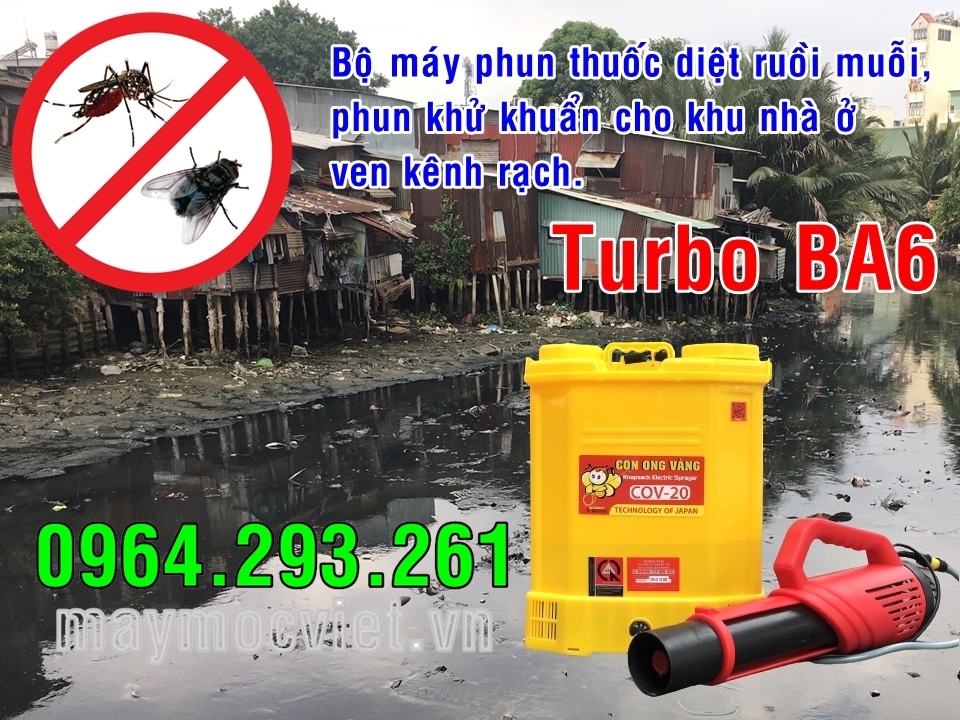 Máy phun thuốc diệt muỗi cho các hộ dân khu vực ven sông, kênh rạch