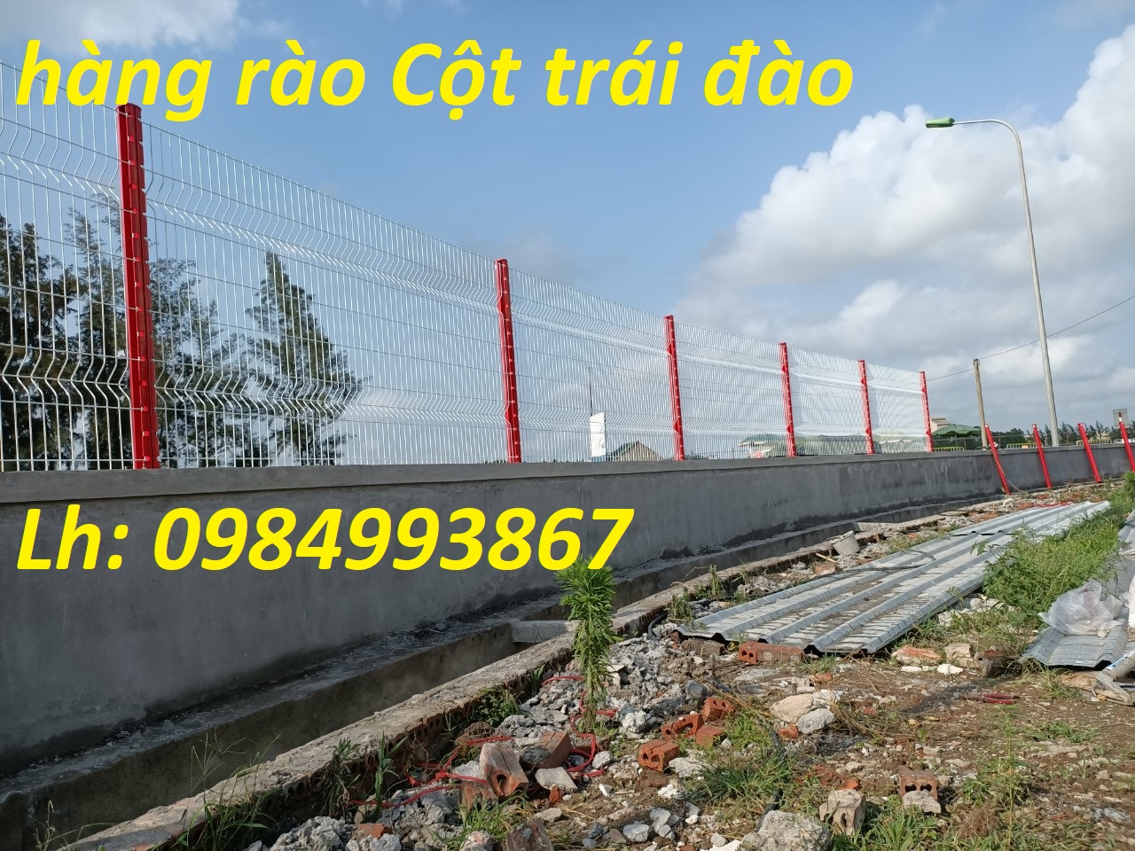 Cột trái đào sơn màu theo yêu cầu của khách