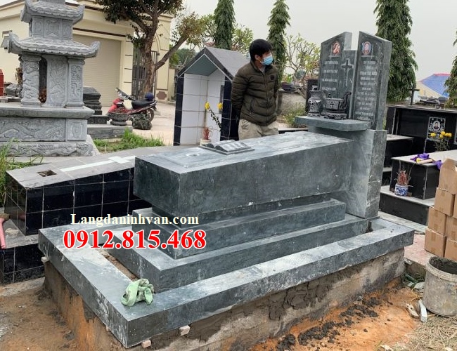 Top 6 mẫu mộ đá xanh rêu cao cấp đẹp nhất hiện nay