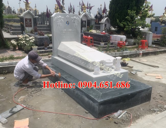 Lắp đặt mộ công giáo đá trắng đẹp tại Vĩnh Bảo Hải Phòng