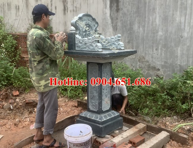 Lắp đặt bán thờ thiên ngoài trời đá xanh rêu đẹp tại Quảng Ninh