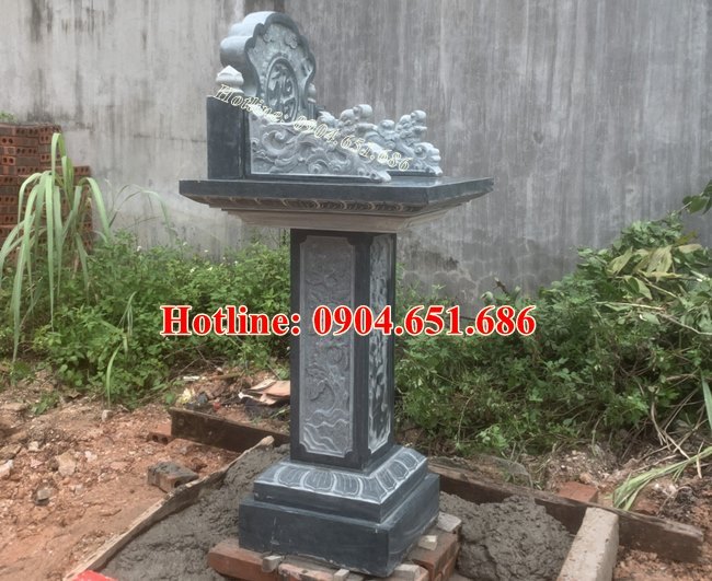 Lắp đặt bán thờ thiên ngoài trời đá xanh rêu đẹp tại Quảng Ninh