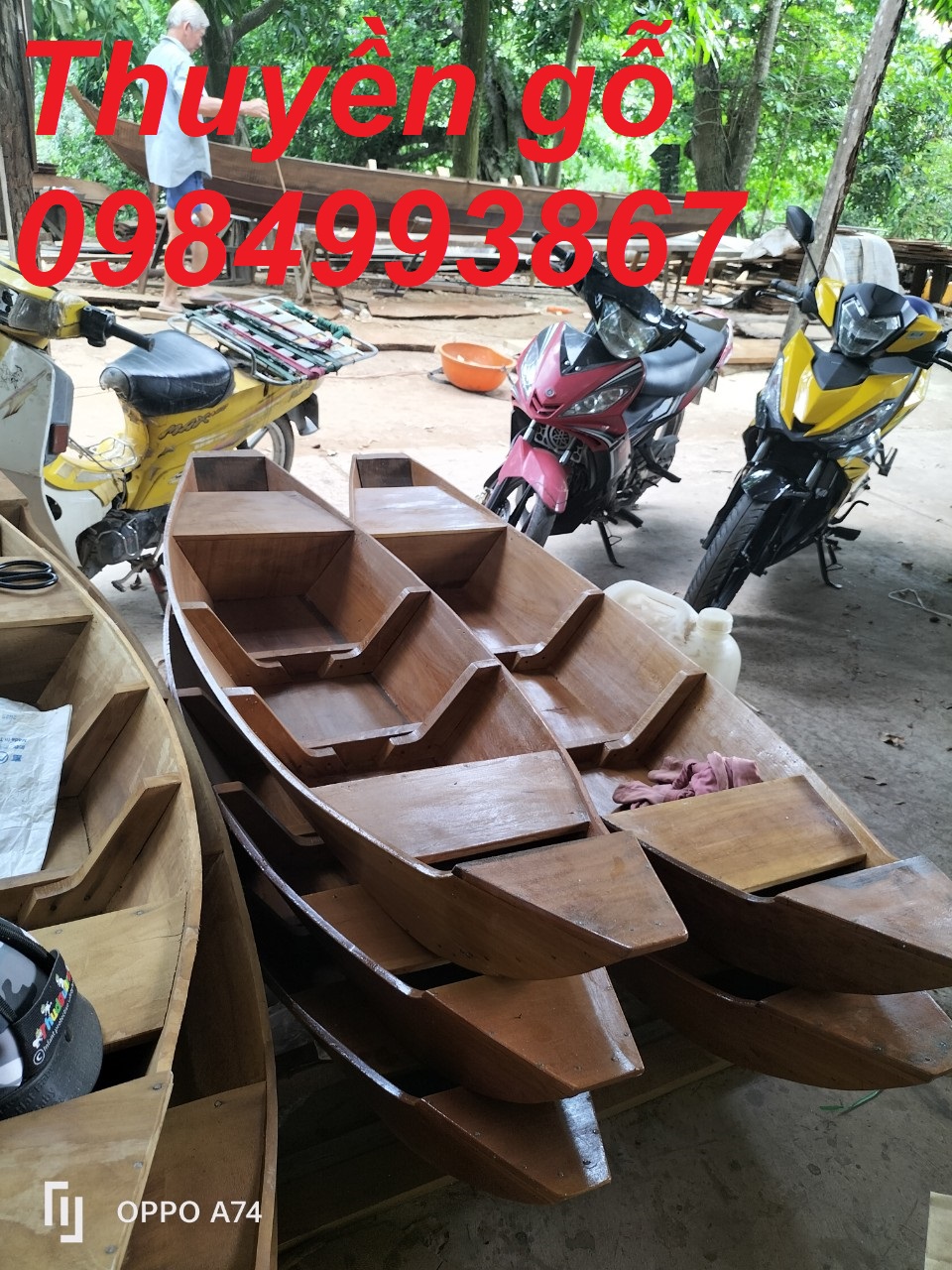 Thuyền Gỗ trang trí thuyền gỗ bày hải sản