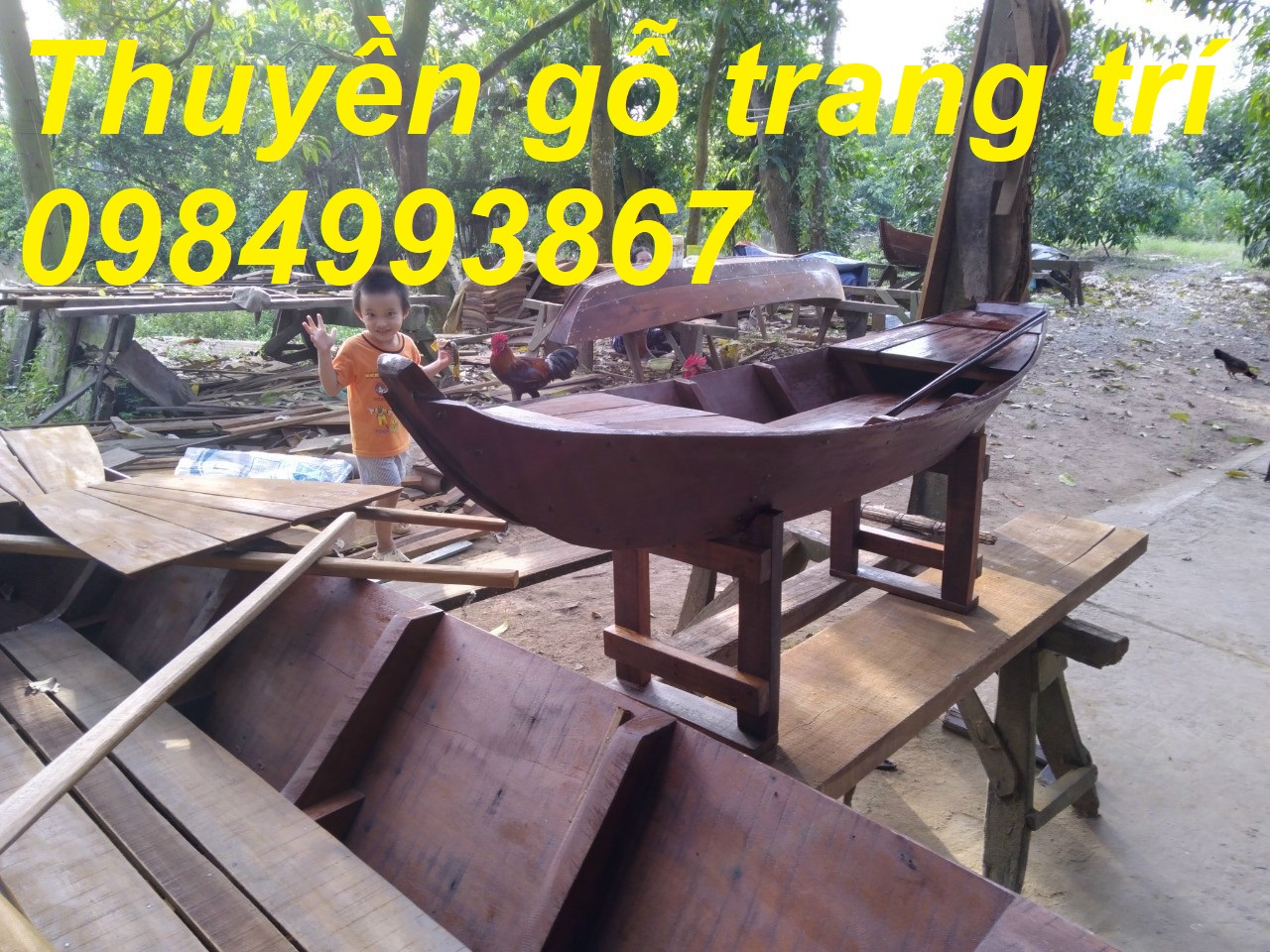 Thuyền Gỗ trang trí thuyền gỗ bày hải sản