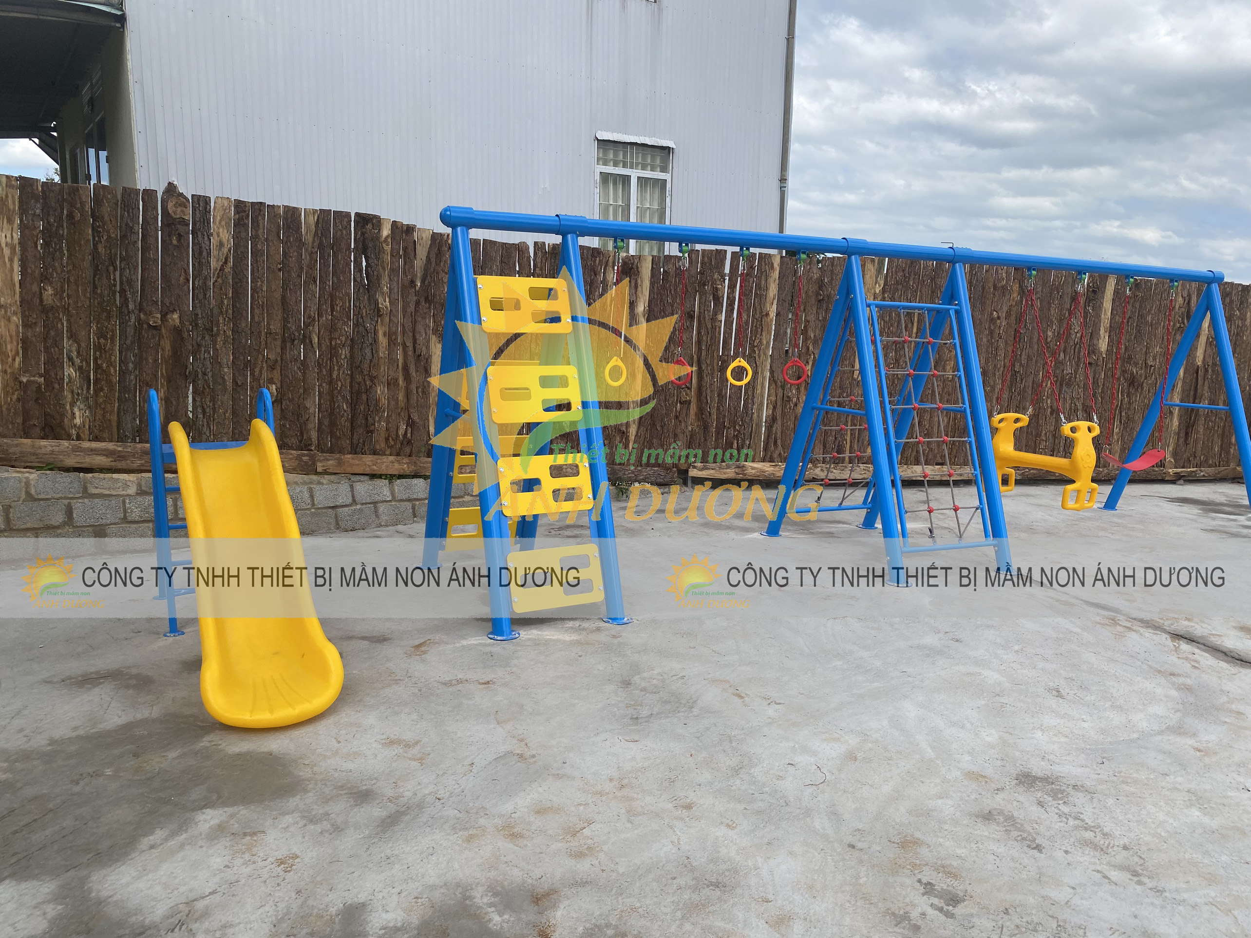 Thang leo vận động trẻ em cho trường học, khu vui chơi, quán cafe