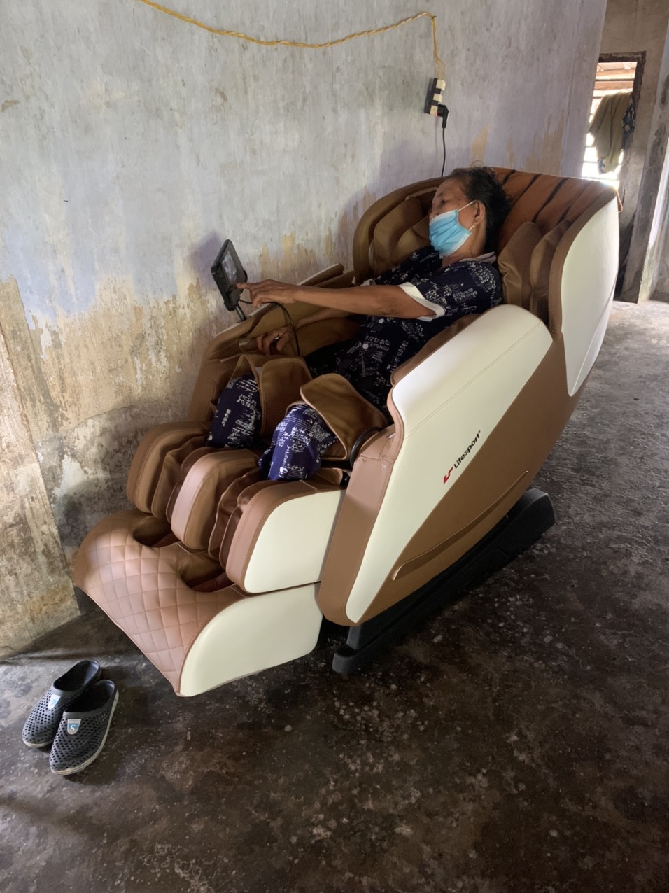 Ghế Masage Lifesport LS-268 - Giá rẻ bất ngờ dưới 20 triệu đồng