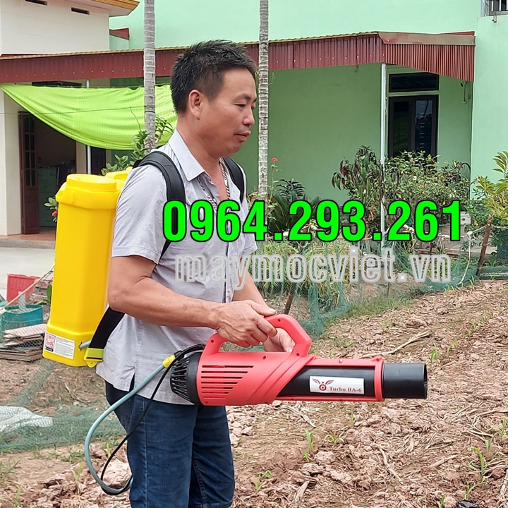 Máy phun tưới rau hiệu quả có thể phun thuốc sâu chạy ắc quy điện 12V