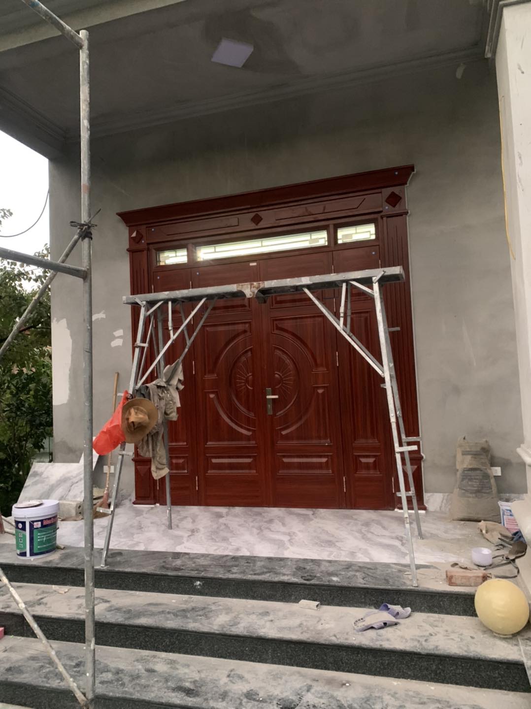 Gía cửa thép vân gỗ tại Bình Dương mẫu cửa đẹp