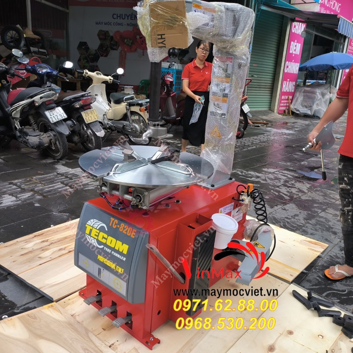 Máy ra vào lốp xa máy, xe đạp điện TC820E giá rẻ