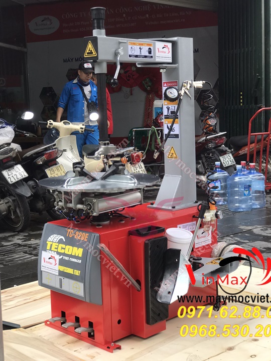 Máy ra vào lốp xa máy, xe đạp điện TC820E giá rẻ