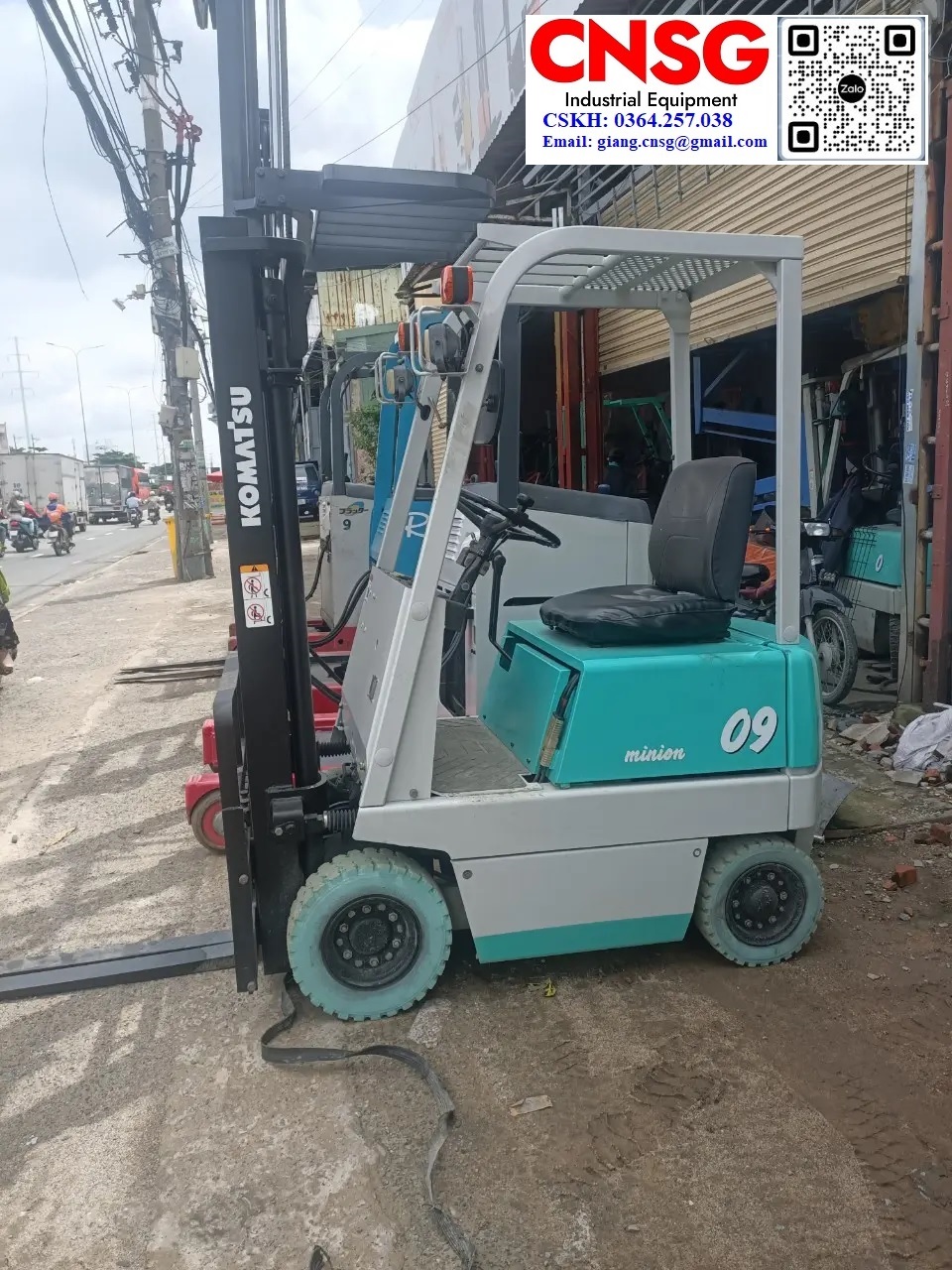 Xe nâng điện ngồi lái 900kg nâng cao 3m komatsu