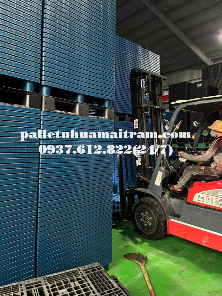 Nhà cung cấp pallet nhựa màu đen hàng đầu thị trường