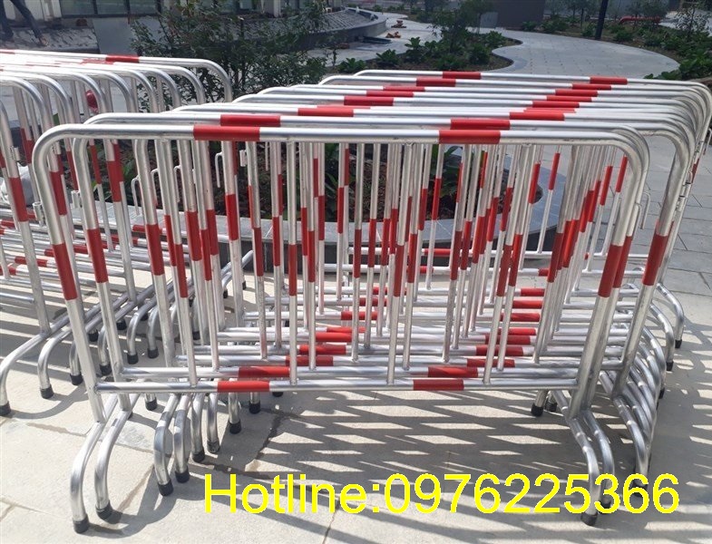 Cung cấp hàng rào di động, hàng rào chắn giao thông giá rẻ