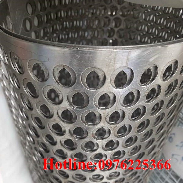 Cung cấp tôn đột lỗ dày 0.4ly, 0.5ly, 0.6ly, 0.7ly hàng có sẵn tại kho