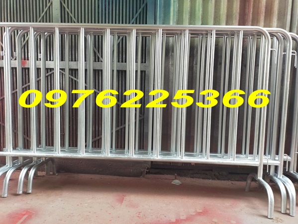 Cung cấp hàng rào sắt di động, rào chắn giao thông giá rẻ tại Miền Bắc