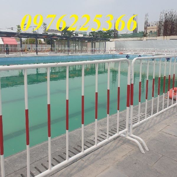 Giá hàng rào sắt di động, hàng rào chắn đường di động