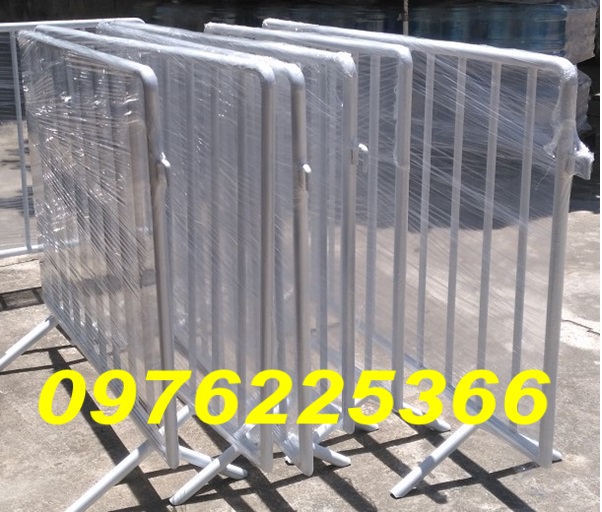 Giá hàng rào sắt di động, hàng rào chắn đường di động