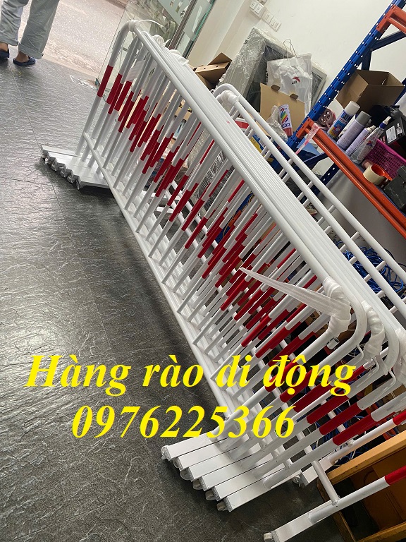 Giá hàng rào sắt di động, hàng rào chắn đường di động
