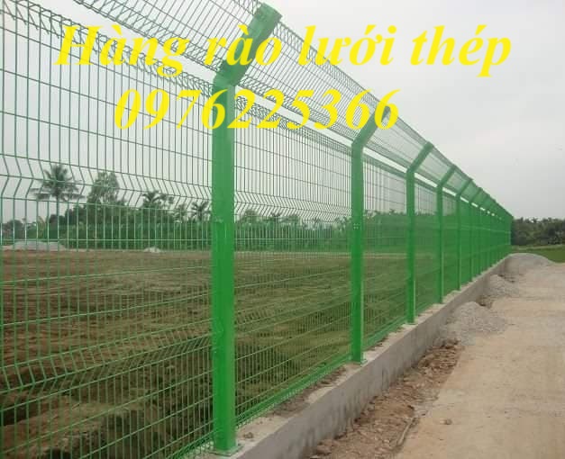 Hàng rào lưới thép bảo vệ khu công nghiệp