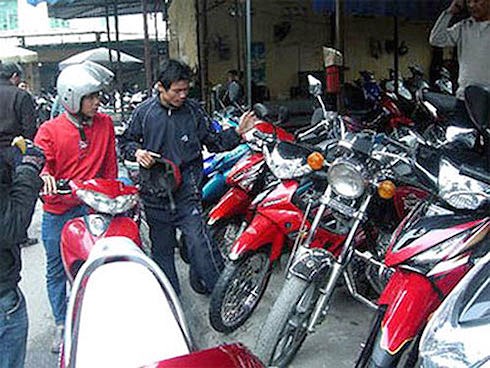 Mua xe máy cũ ở Hà Nội: Những điều cần biết
