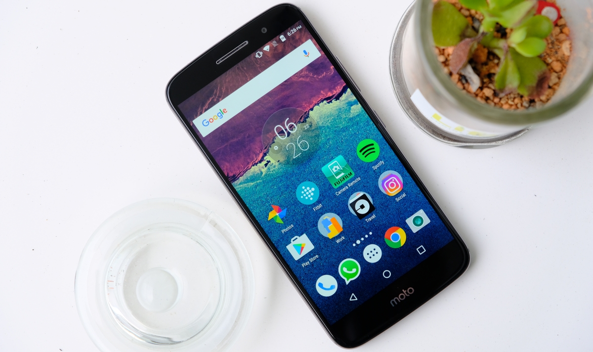 Motorola Moto M: Thiết kế đẹp, hiệu năng tầm trung