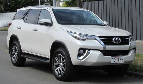 Ưu và nhược điểm của xe Toyota Fortuner 2017