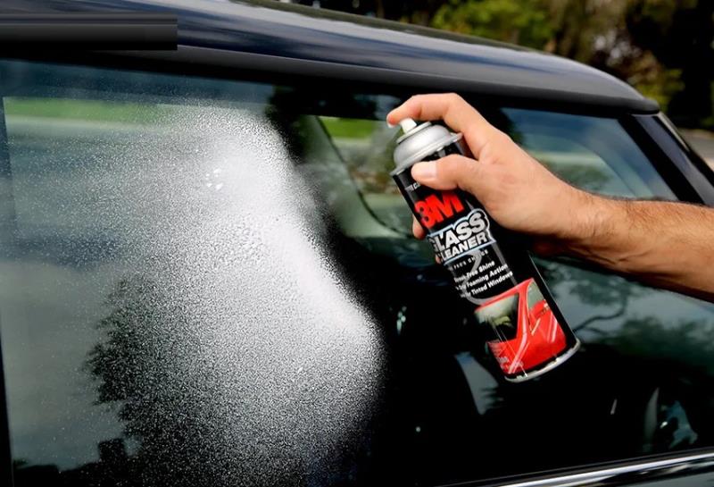 Những cách tẩy mốc kính ô tô tại nhà đơn giản mà hiệu quả