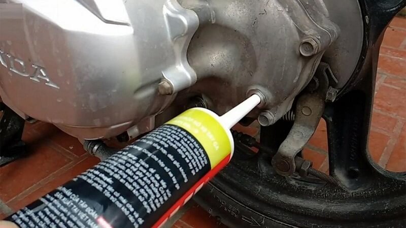 Dầu lap là dầu gì? Nếu xe không thay dầu lap, hậu quả sẽ ra sao?