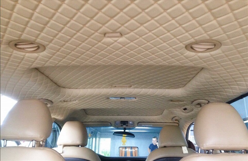 Cách làm sạch trần xe ô tô đơn giản, nhanh chóng như lúc mới mua