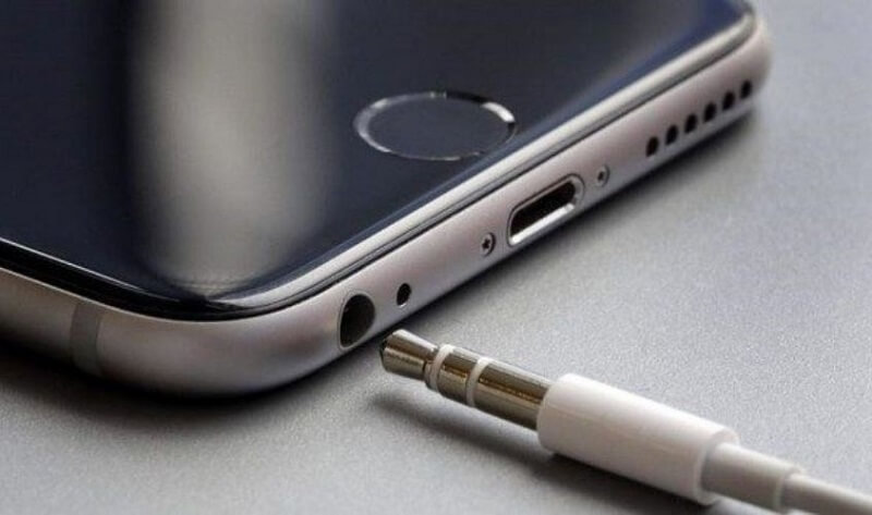 Điện thoại cắm tai nghe vẫn phát loa ngoài khắc phục thế nào?