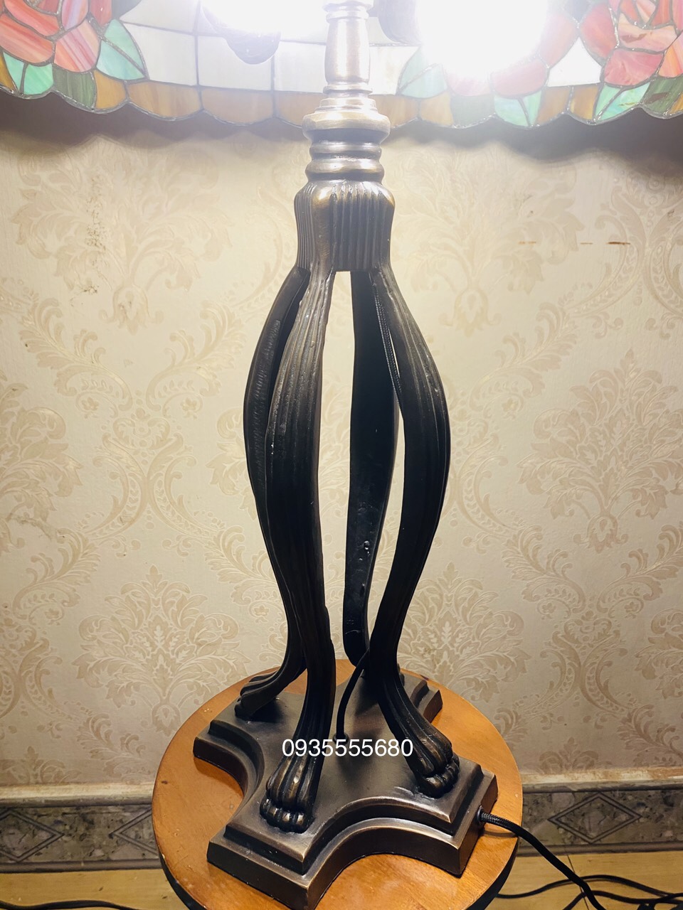 Giao lưu đèn bàn tiffany hoa hồng đỏ hàng pháp